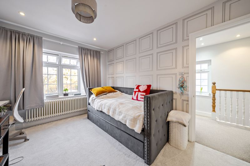 Bedroom- click for photo gallery